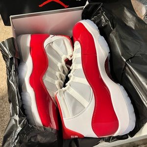 Air Jordan 11 Cherry